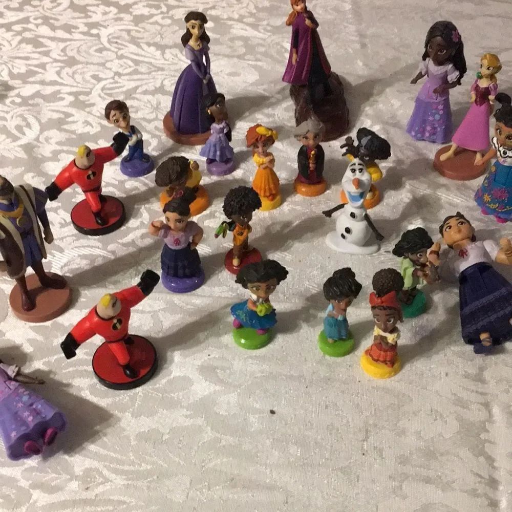 Disney Mixed Character Kids Toy Figurine Lot - Multi-Color